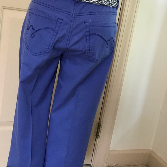 Periwinkle Capri’s by Bandolino. Size 6 - Picture 7 of 7